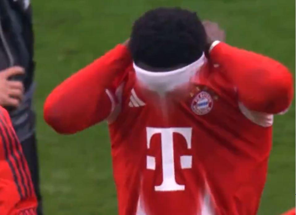 Kolejna kontuzja Daviesa. Opuszczał boisko we łzach