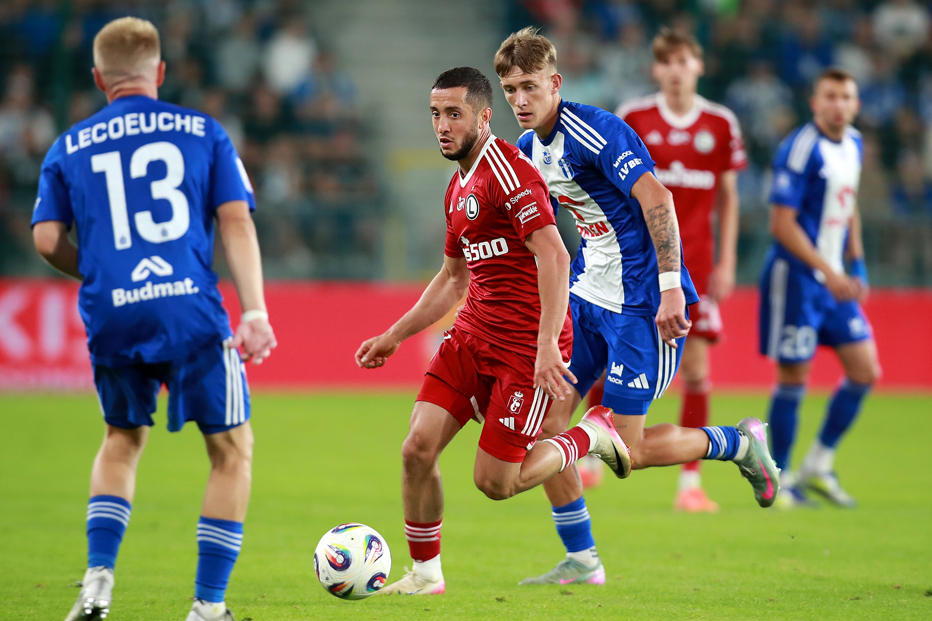 Legia pokonuje Wisłę Płock po golu w końcówce! Złota zmiana Papszuna [RELACJA]