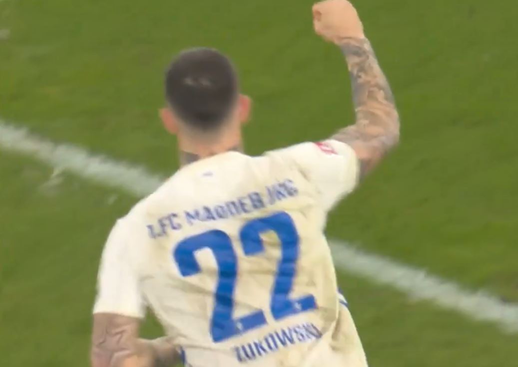 Polak nie przestaje wymiatać w Niemczech! Ustrzelił dublet w thrillerze [WIDEO]