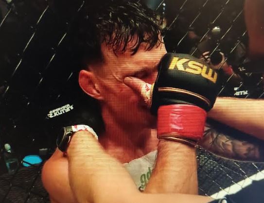 Polak nie obronił pasa w main evencie KSW 115. Mamy nowego mistrza