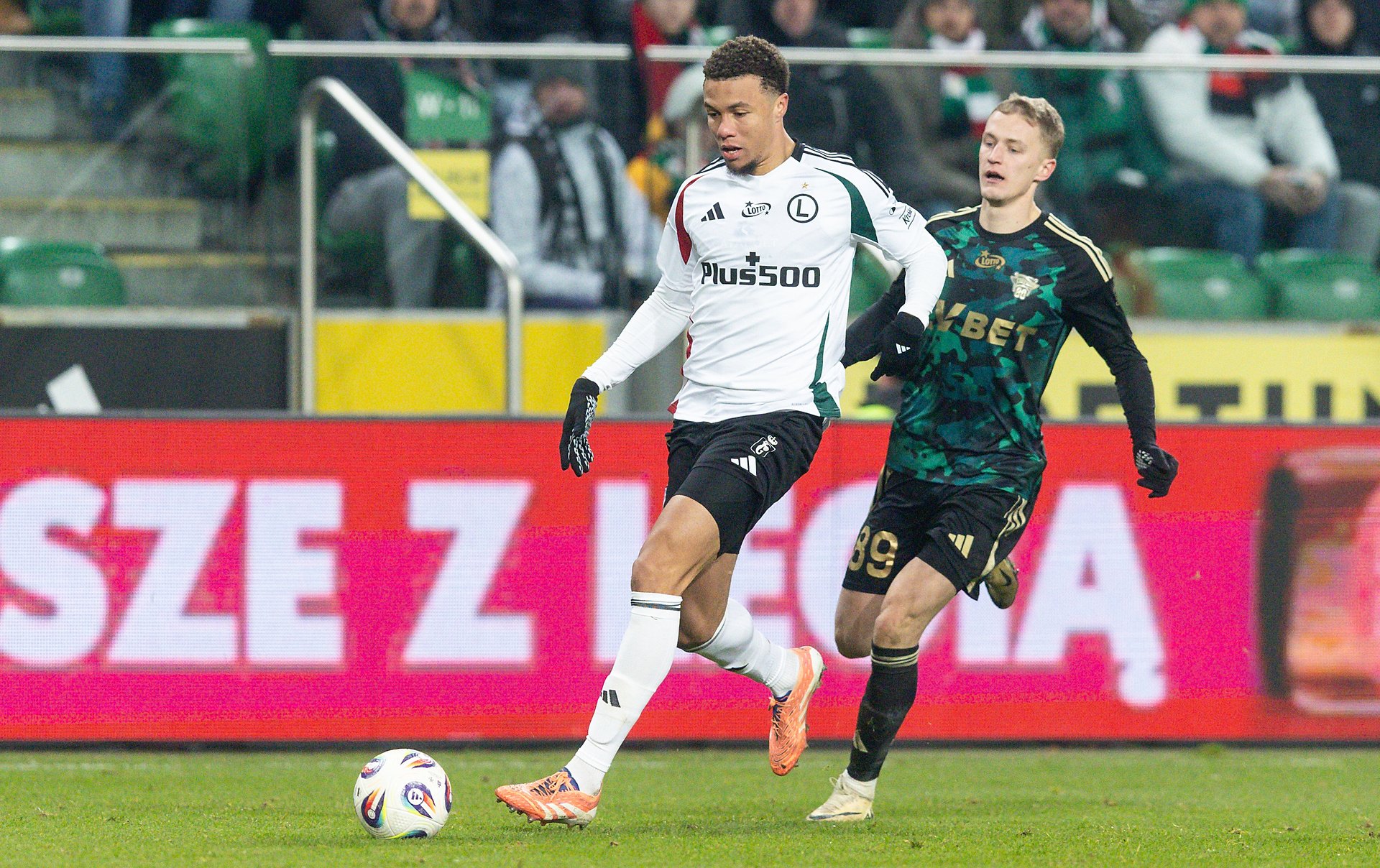 To on ma zastąpić Kapuadiego w Legii. Dostanie wielką szansę 