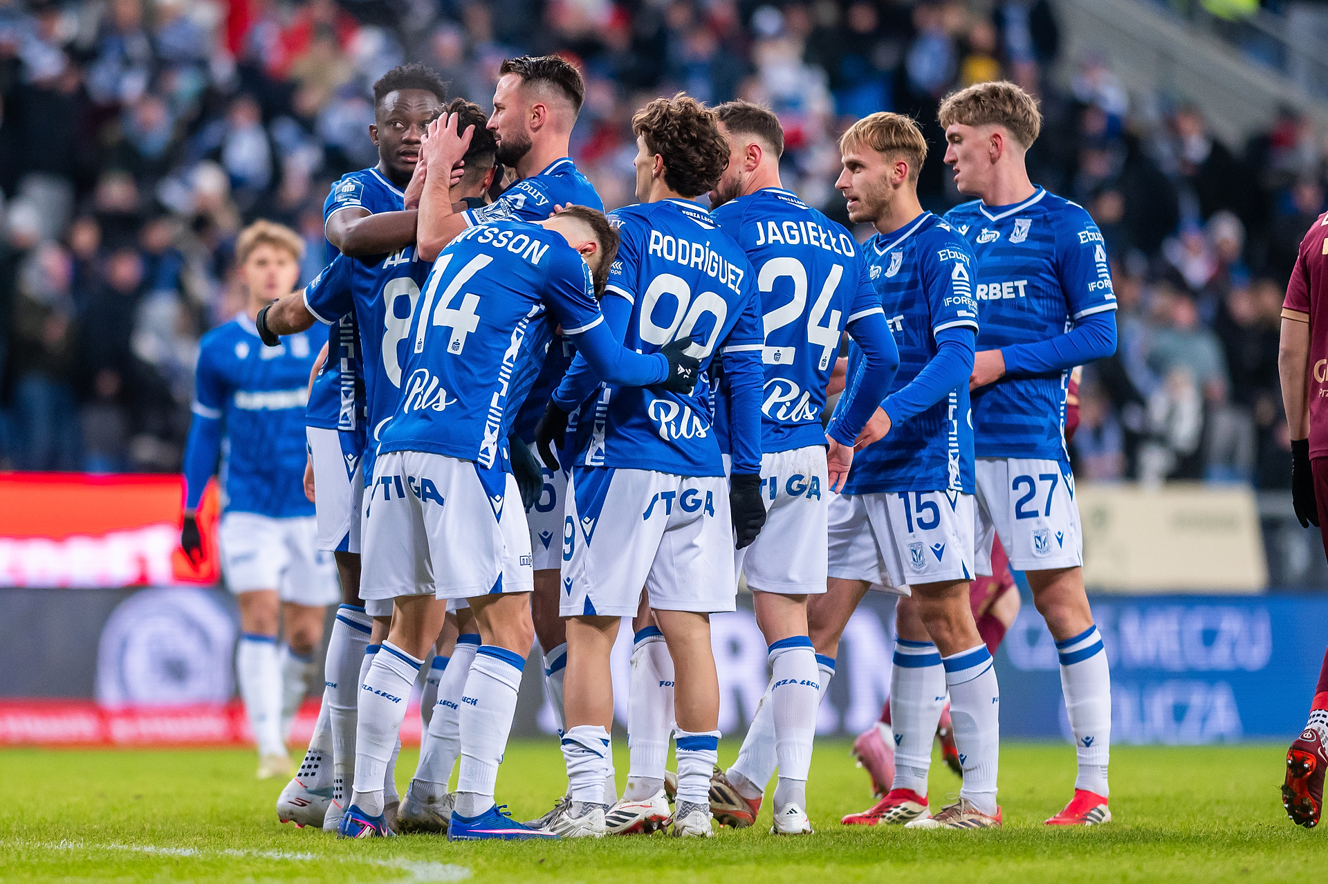 Lech gra dalej w Lidze Konferencji! Festiwal pudeł w rewanżu [RELACJA]