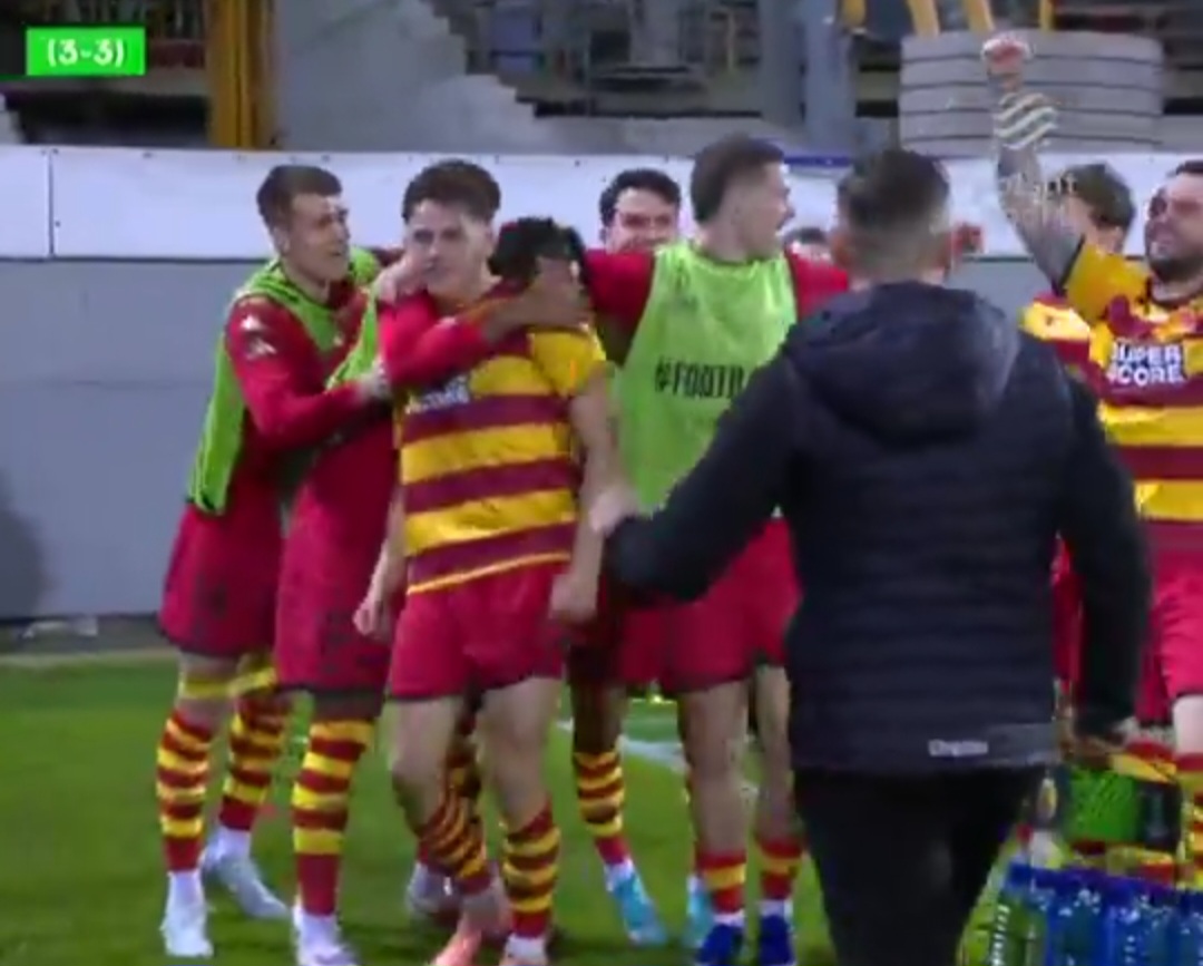 Hat-trick Mazurka z Fiorentiną! Piłkarz Jagiellonii pozamiatał [WIDEO]