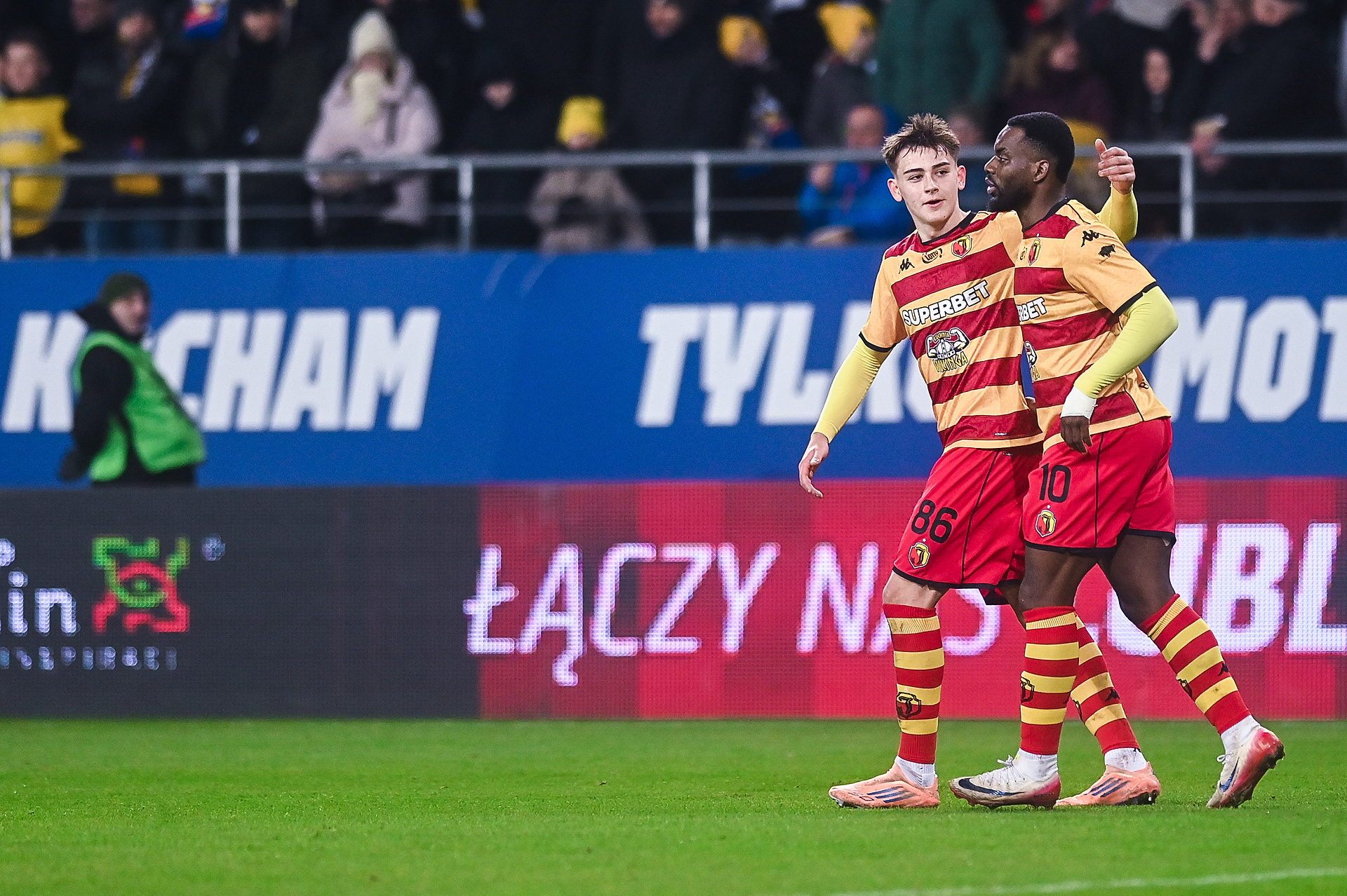 "Większy potencjał od Pietuszewskiego". Gwiazdor Jagiellonii bez ogródek o Mazurku