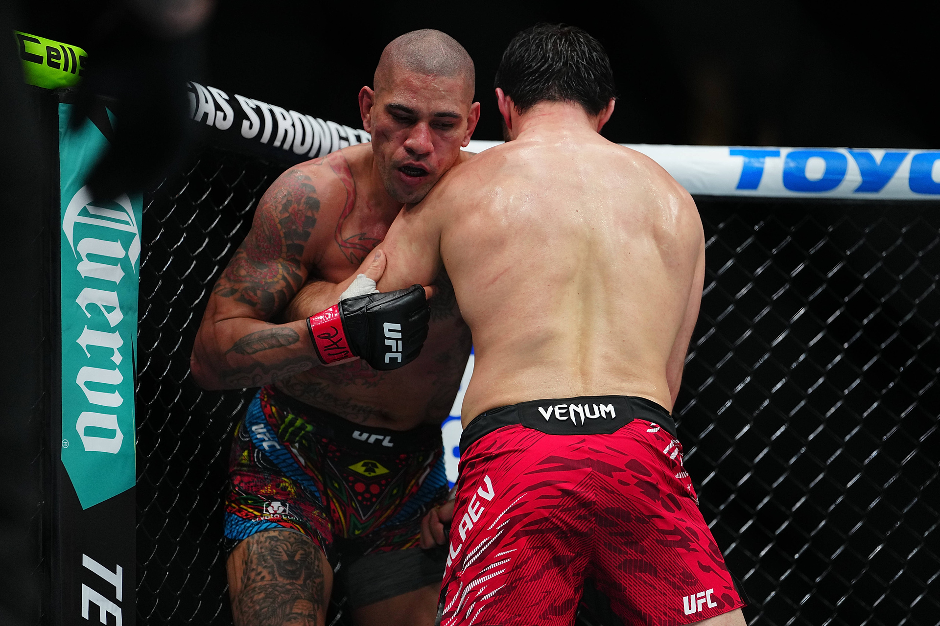 Szok w świecie UFC. Mistrz zrzekł się pasa, będzie walka o tytuł