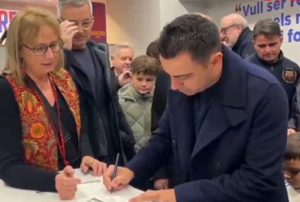 Xavi przeciwko Laporcie. Aż wrze po decyzji legendy Barcelony