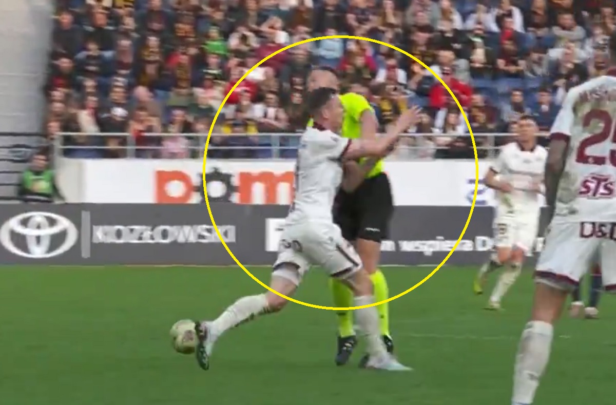 Ale wpadka! Zawodnik Widzewa staranował arbitra [WIDEO]