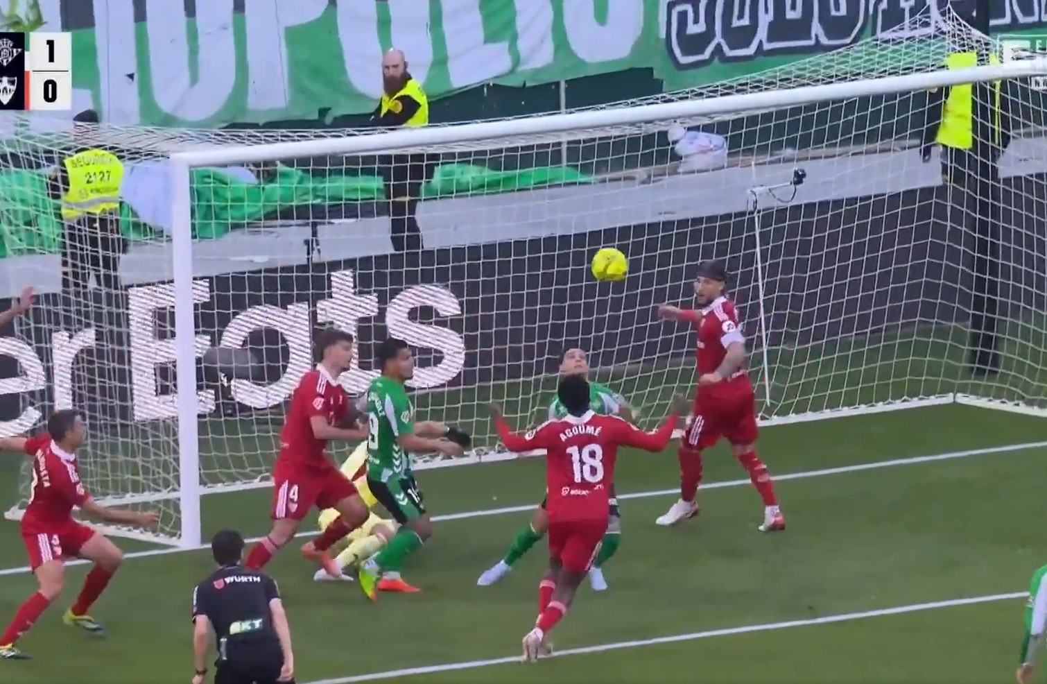 Antony zapakował z przewrotki, Betis prowadził już 2:0. Nagły zwrot akcji w derbach [WIDEO]