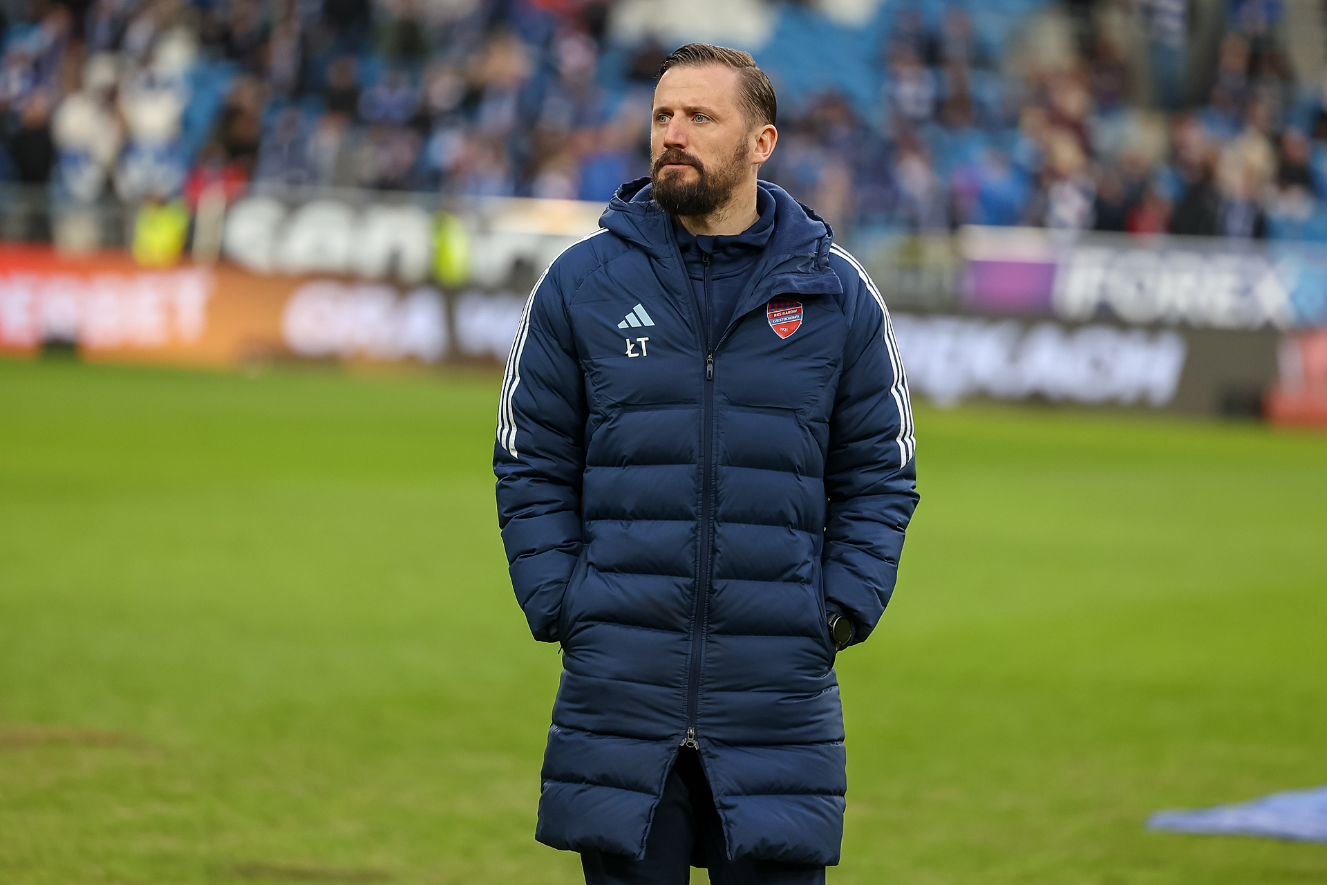 Trener Rakowa wypalił do sędziów. "Ciężko się gra przeciwko 13"