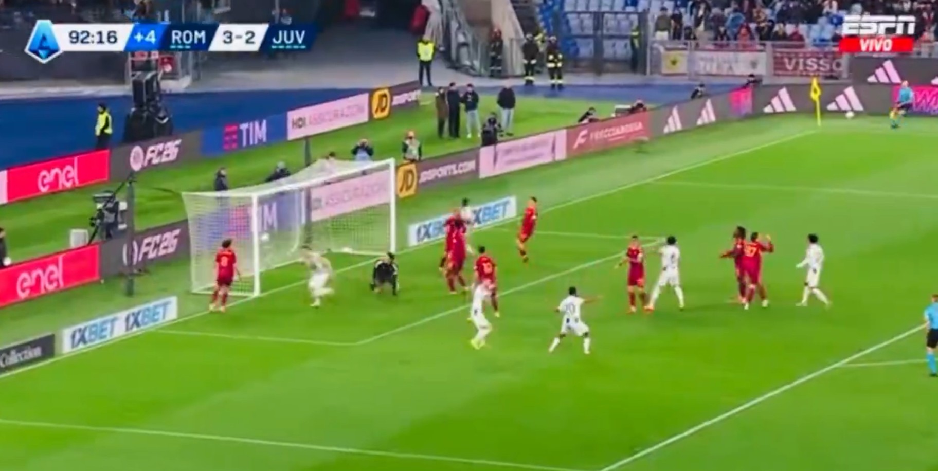 Gol w 93. minucie uratował Juventus. Szok Romy w hicie Serie A [WIDEO]