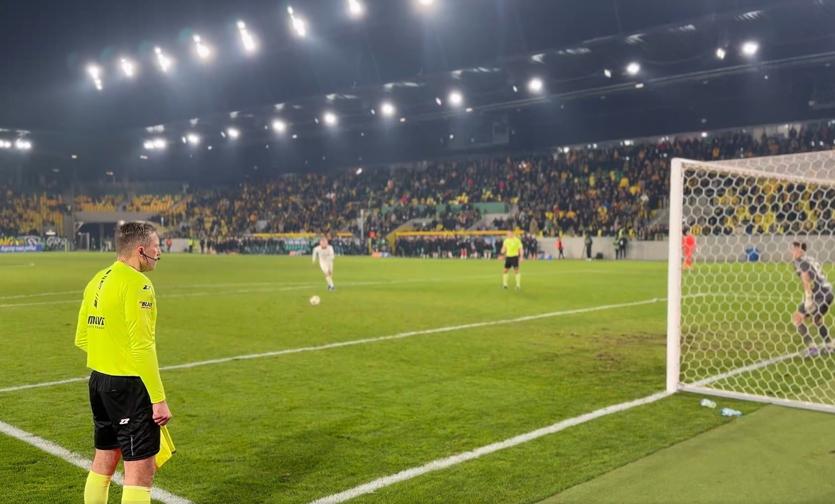 Gwiazdor Widzewa podszedł do karnego. Gorzej się nie dało [WIDEO]