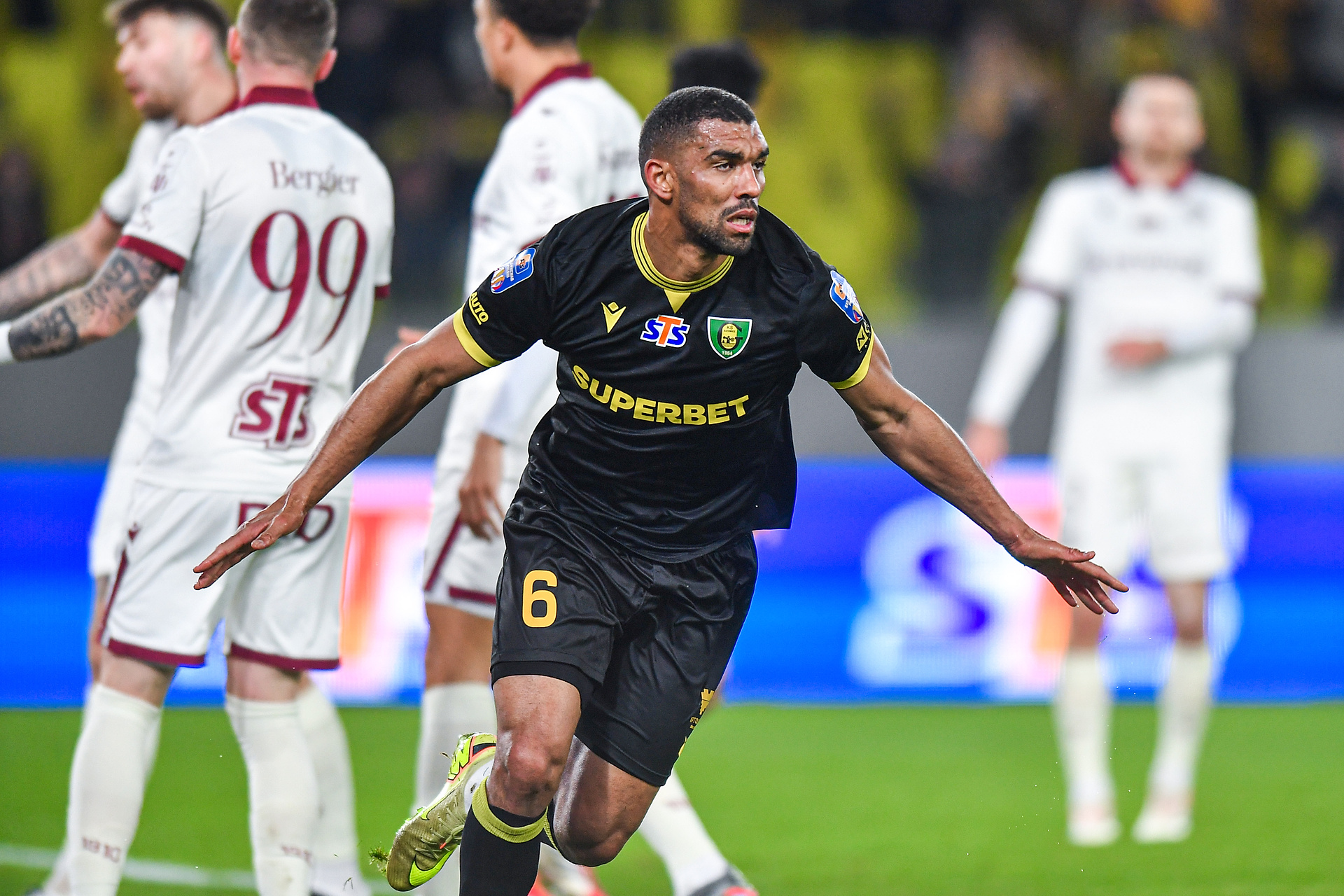 Wrze po klęsce Widzewa. "Kompromitacja. Przepalone miliony"