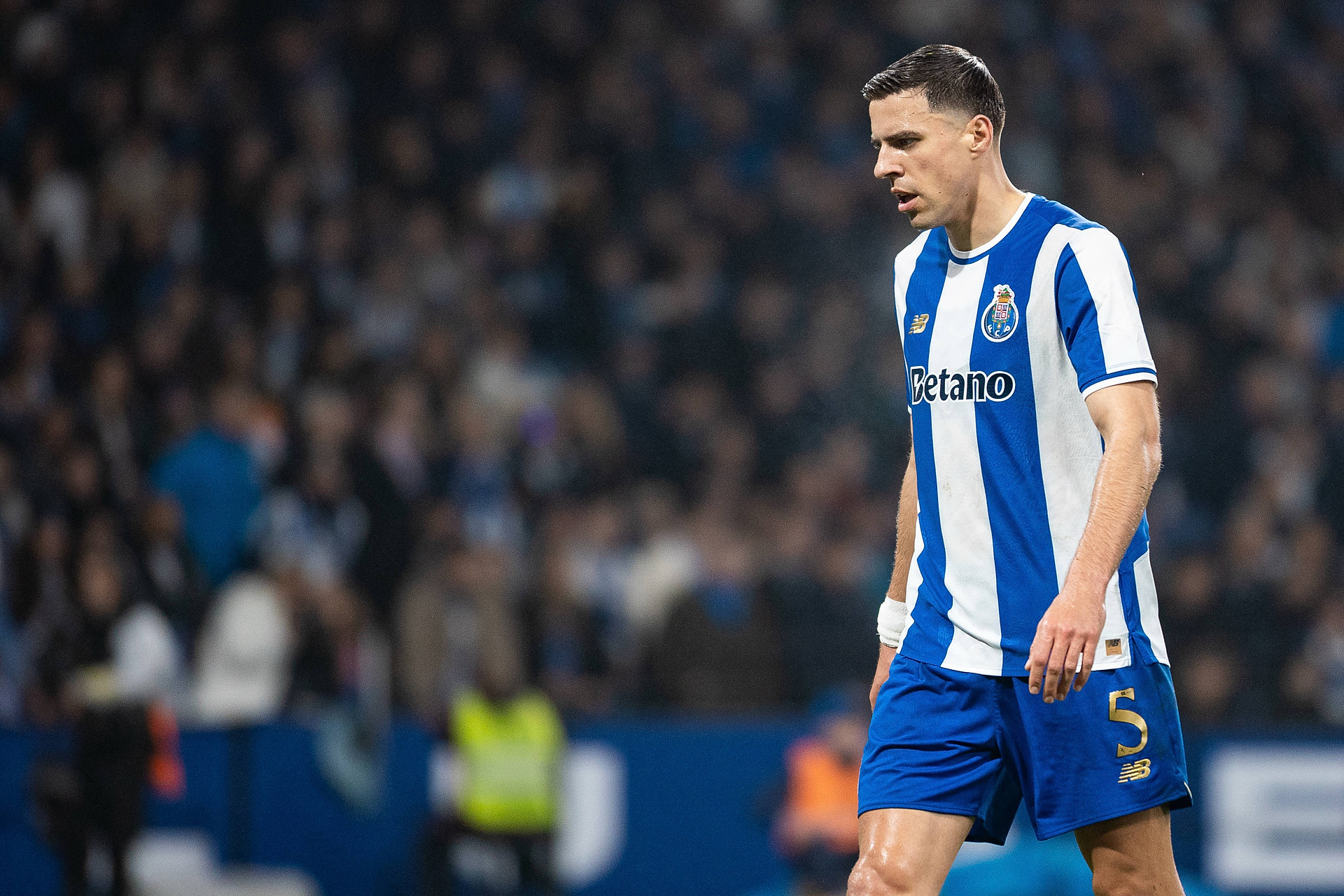 Farioli eksplodował. Poszło o uraz Bednarka. "To niewiarygodne"