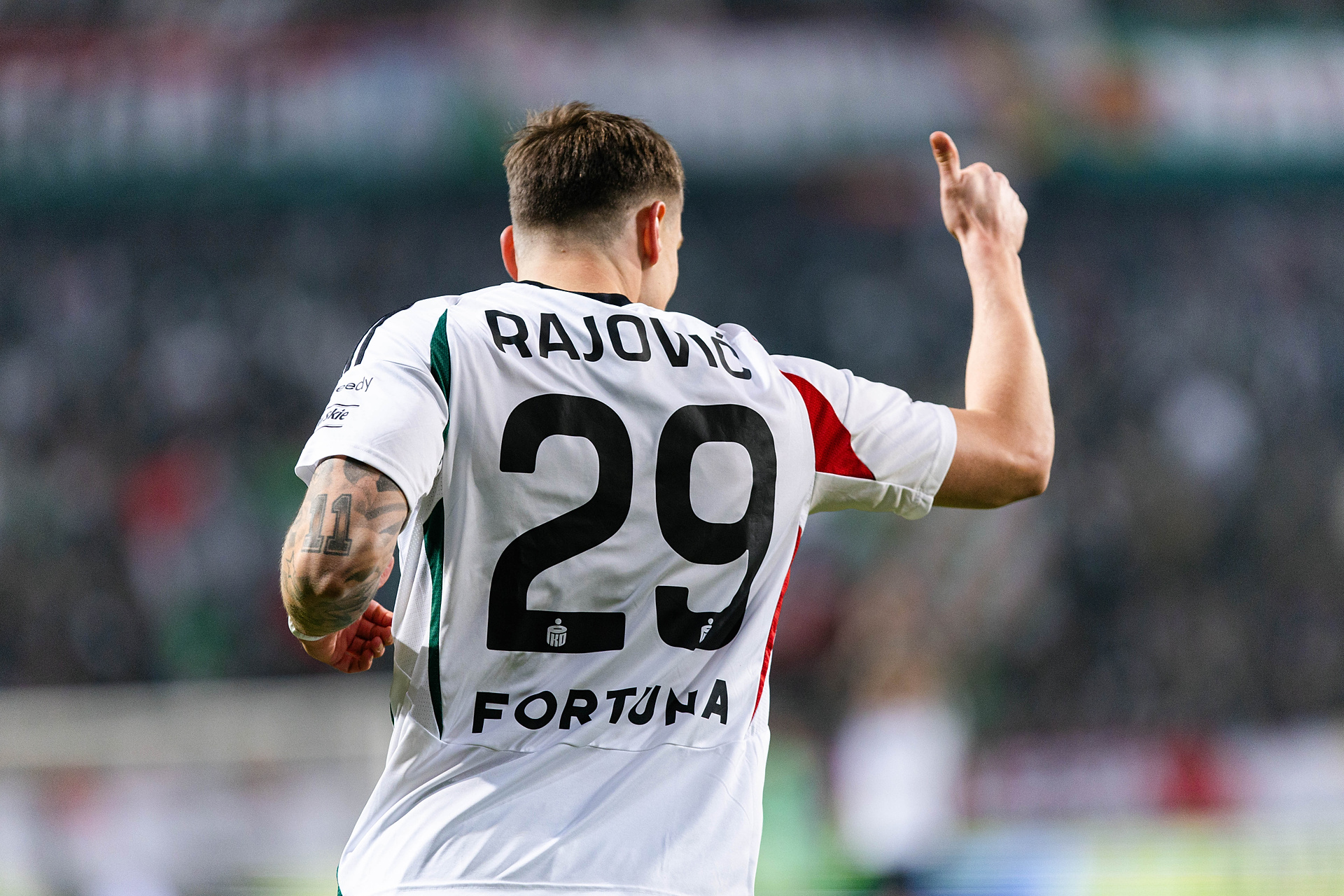 Legia uciekła ze strefy spadkowej! Rajović bohaterem stołecznych [WIDEO]