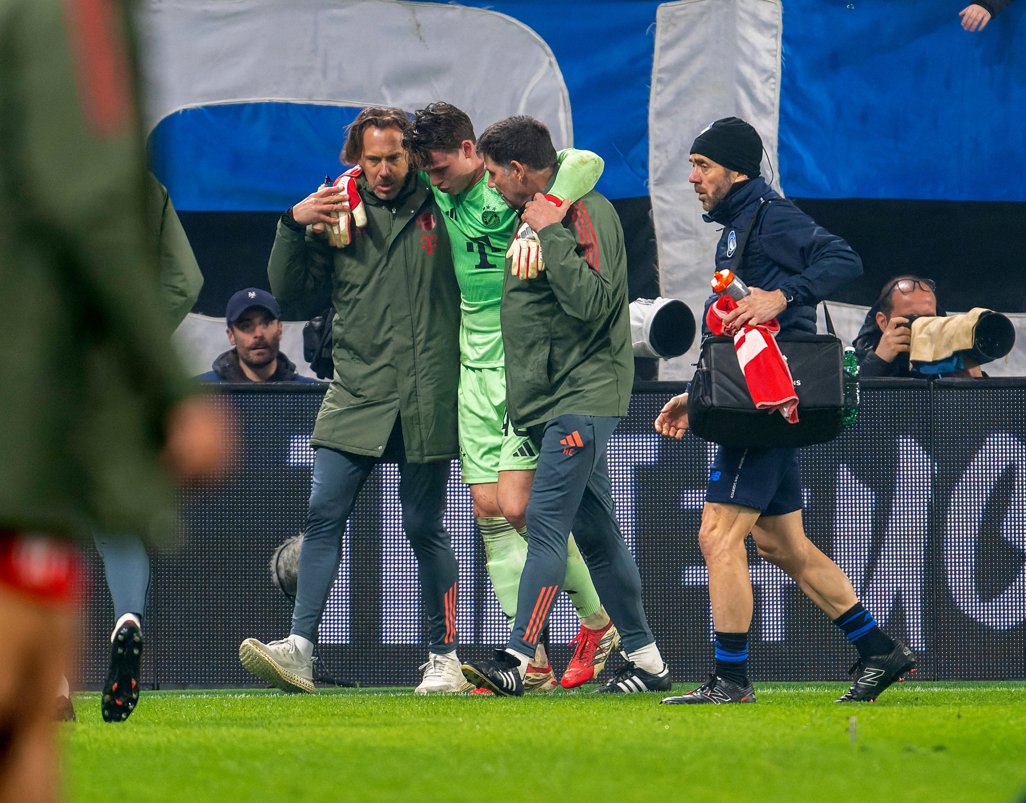 Fatalne wieści dla Bayernu. Trzeci bramkarz na ratunek