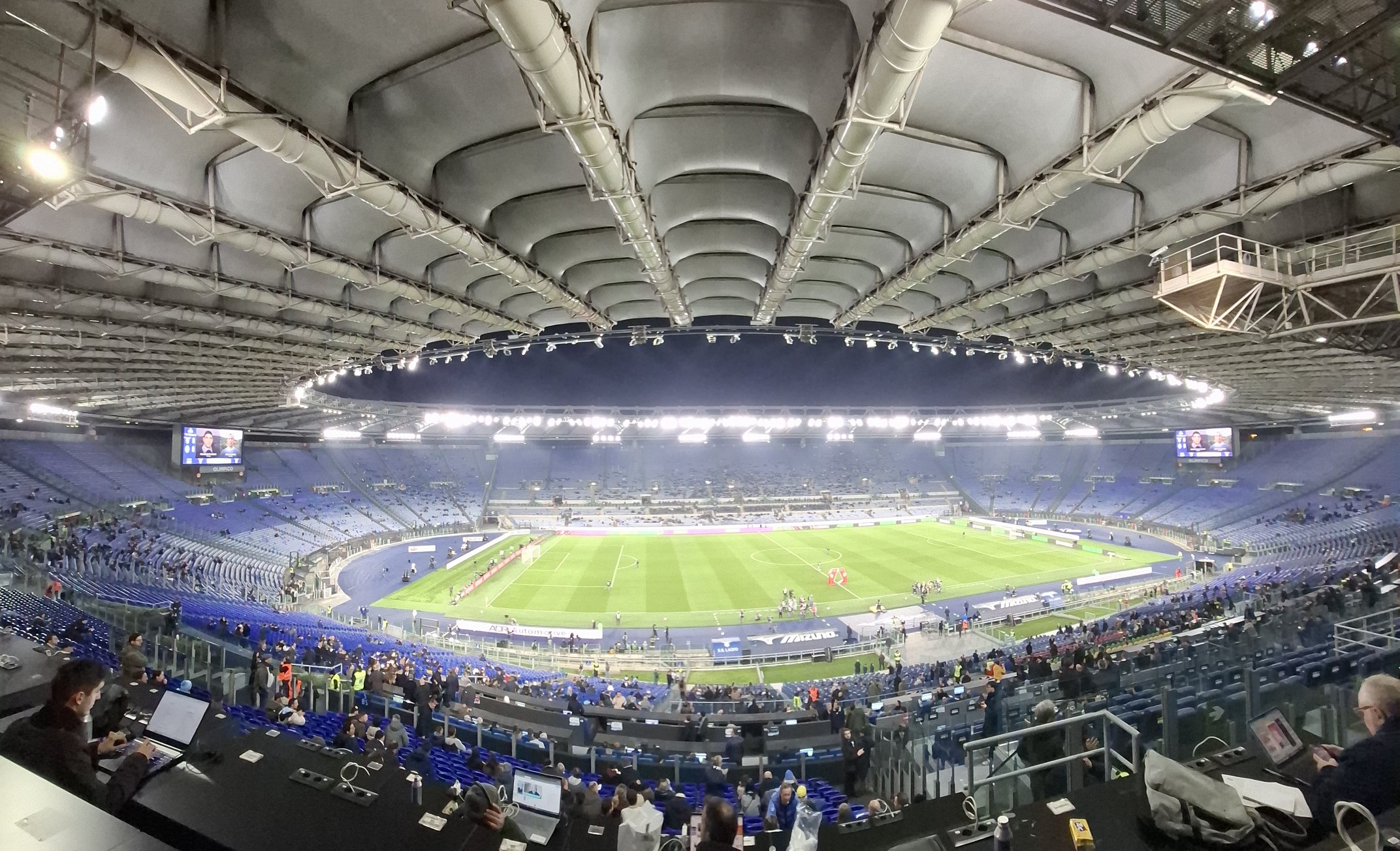 Słynny klub w kryzysie, kibice wszczęli bunt. Stadion na 70 tys. osób świeci pustkami [ZDJĘCIE]