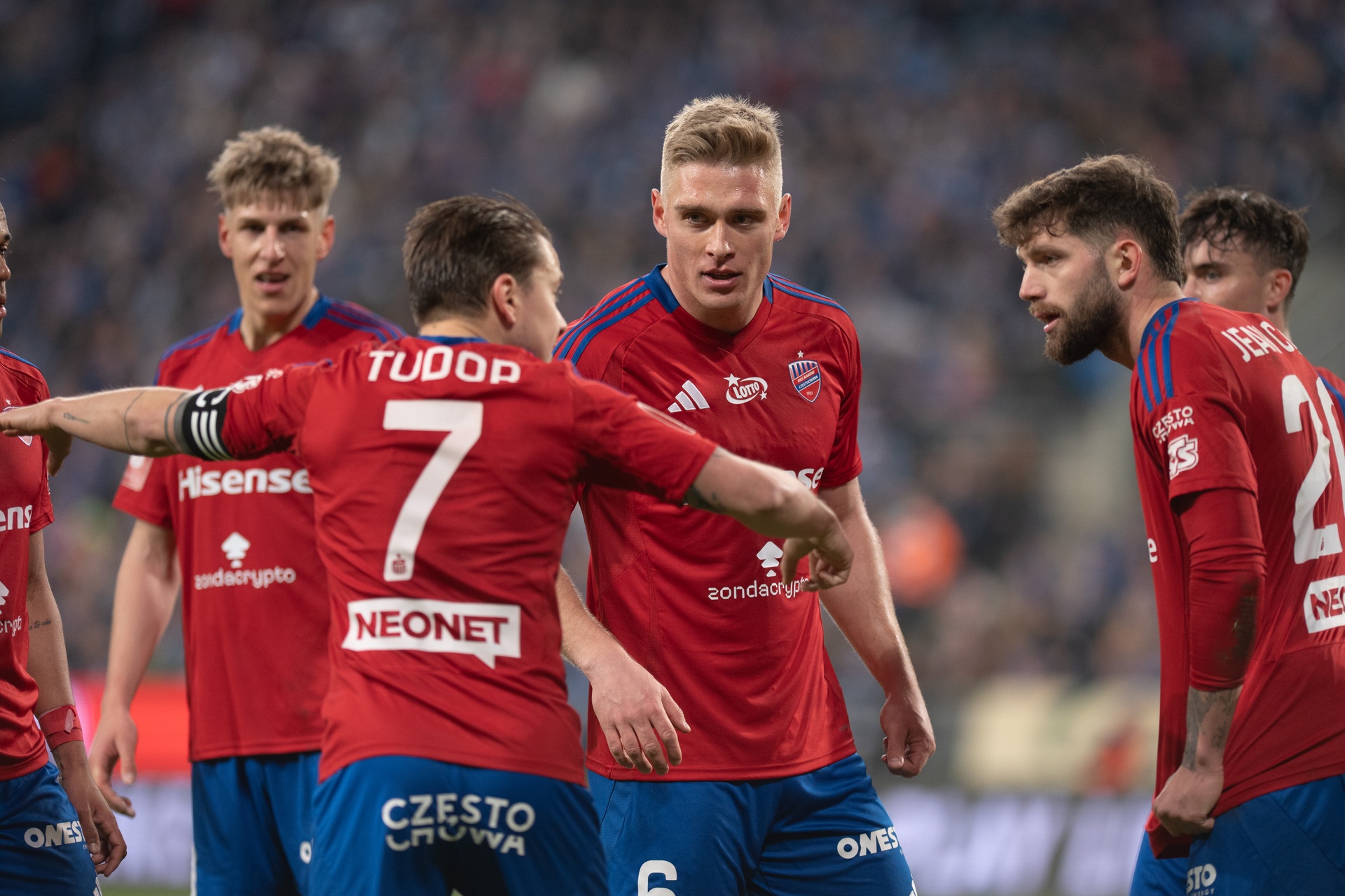 Raków przegrywa we Florencji. Rzut karny zmienił wszystko [RELACJA]