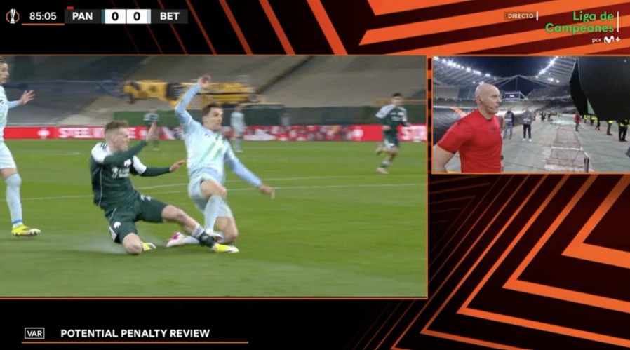 Świderski błysnął w Lidze Europy! Szymon Marciniak w roli głównej