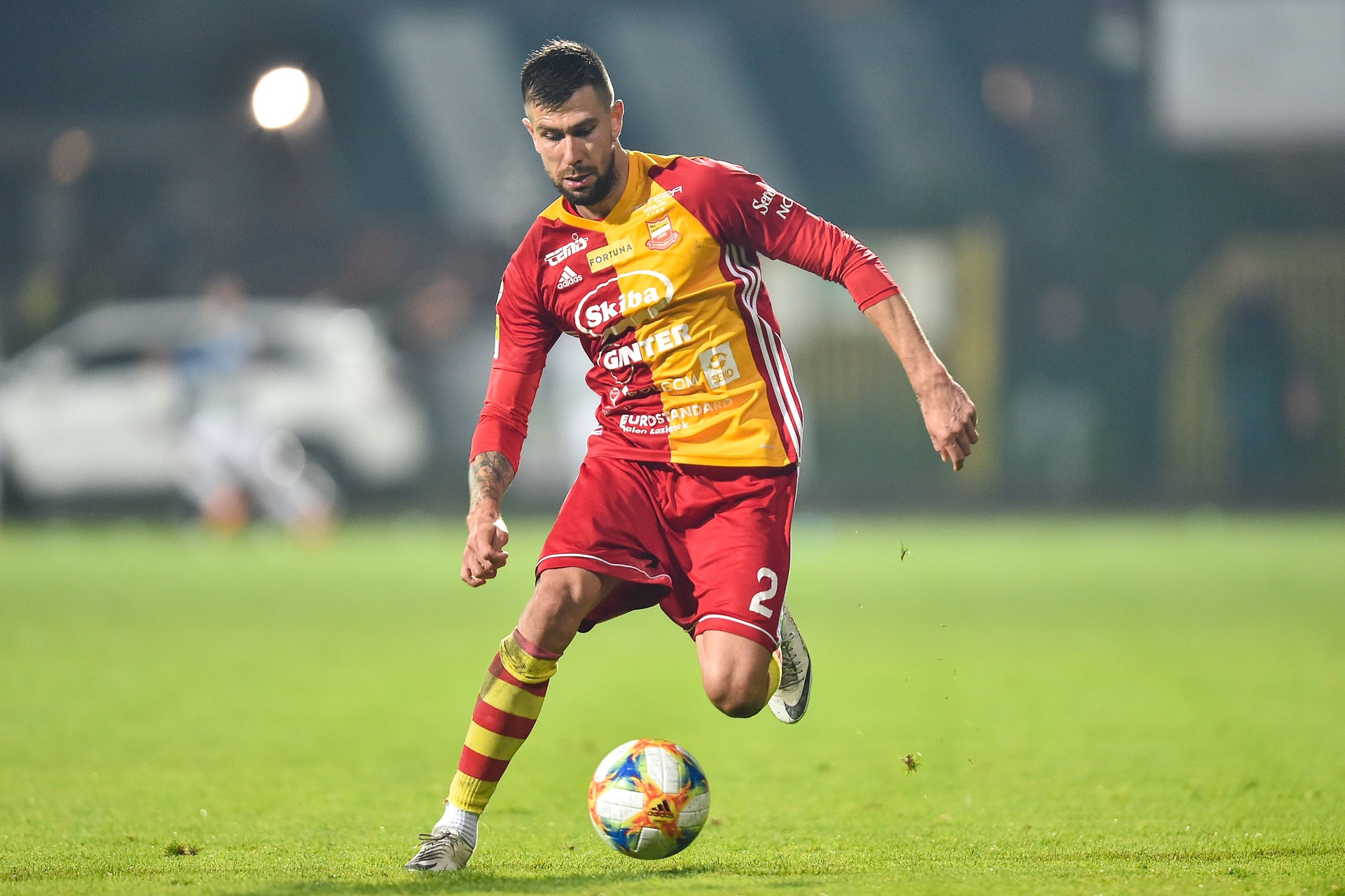 Polski piłkarz poszukiwany przez policję. W przeszłości grał w Ekstraklasie