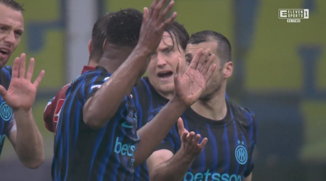 Wpadka Zielińskiego i spółki! Trener Interu stracił nad sobą kontrolę [WIDEO]