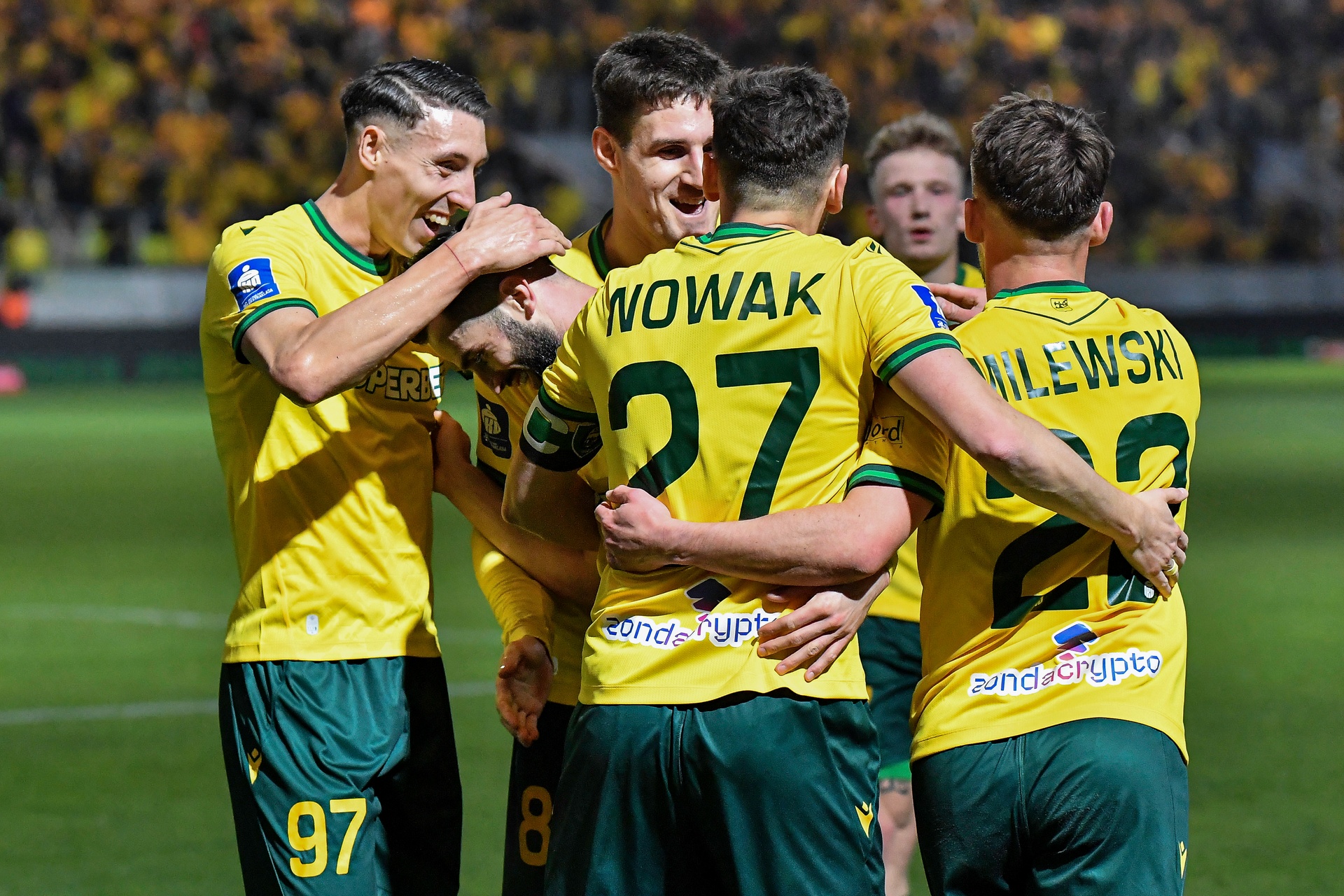 GKS goni czołówkę Ekstraklasy! Błysk geniuszu Nowaka [WIDEO]