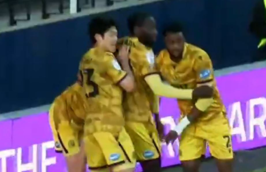 Były piłkarz Legii szaleje w Anglii. Dołożył cegiełkę do zwycięstwa w końcówce [WIDEO]