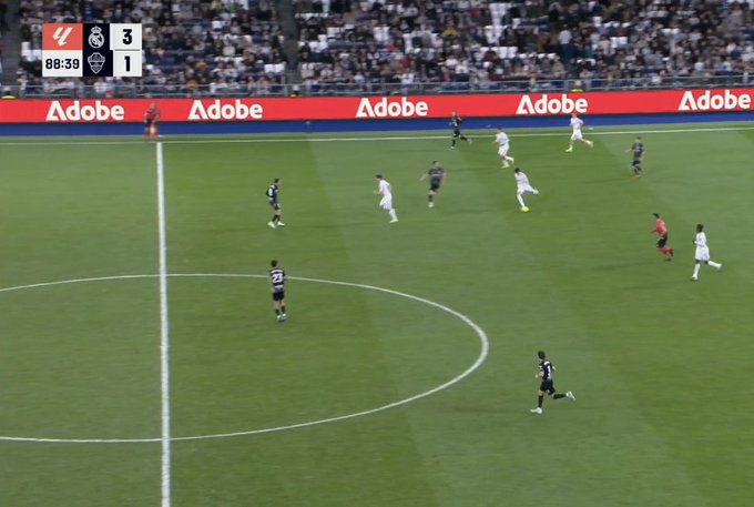 Gol Gulera z własnej połowy! Efektowne zwycięstwo Realu Madryt 