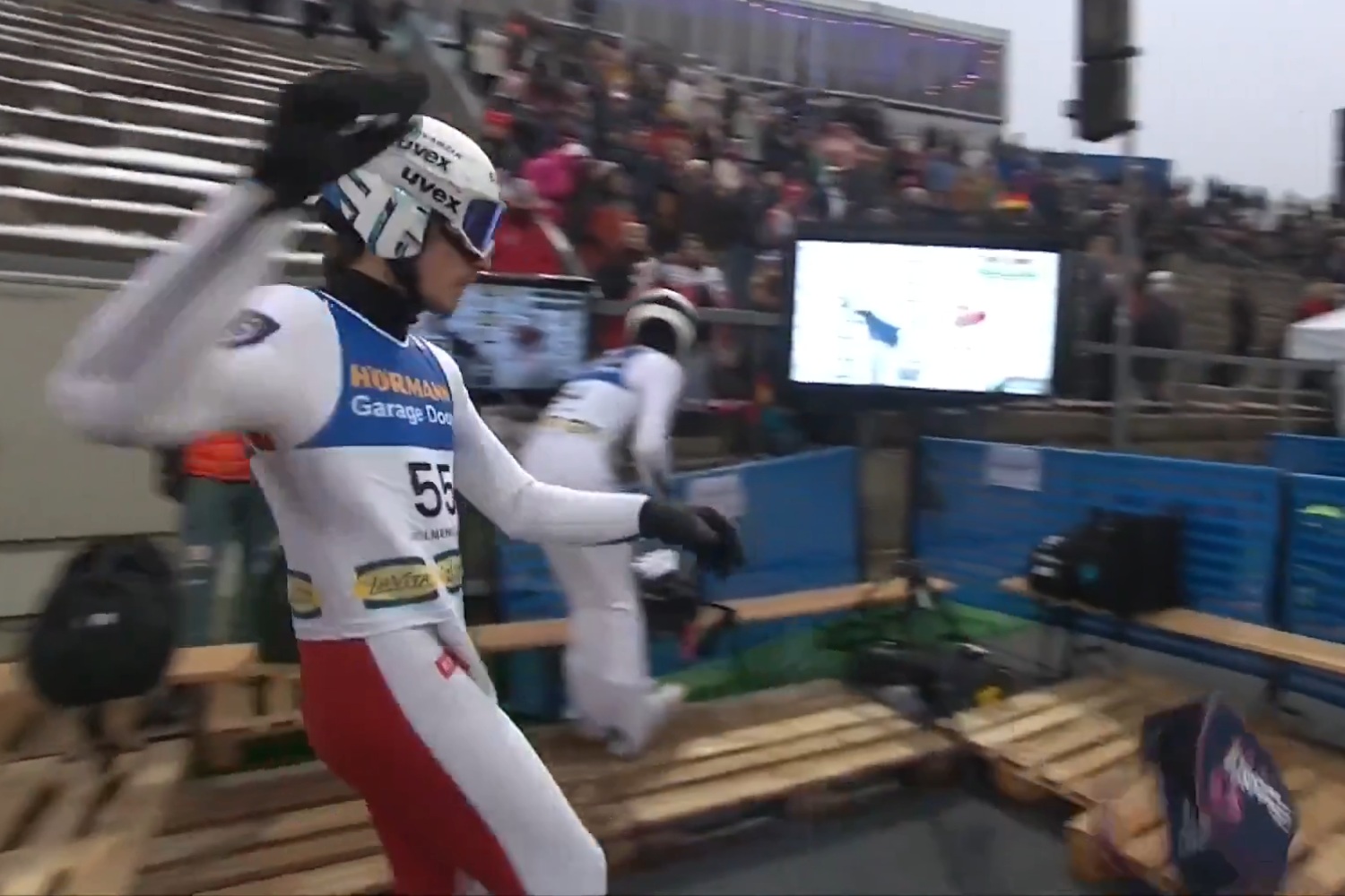 Atak furii czołowego skoczka. Puściły emocje [WIDEO]