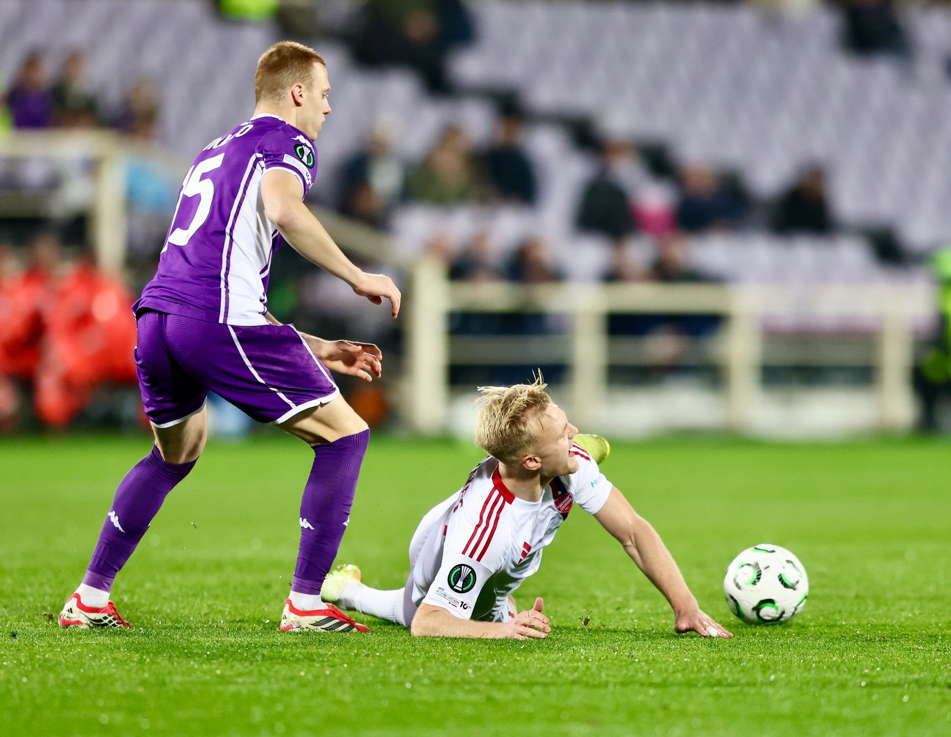 Obrońca Fiorentiny porównał Raków i Jagiellonię. Wyróżnił jednego piłkarza