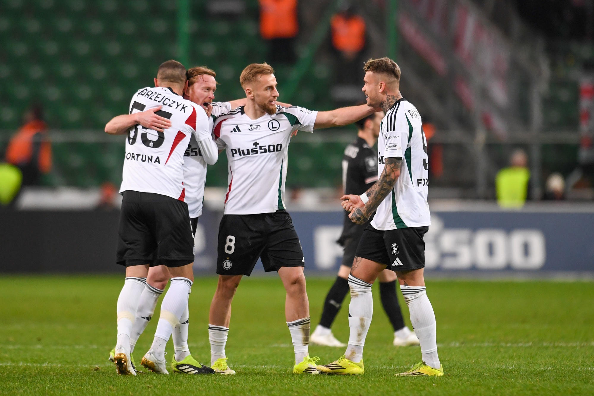 Kurs 300.0 na gola Legii z Rakowem! To pierwszy mecz Papszuna przeciwko byłej drużynie