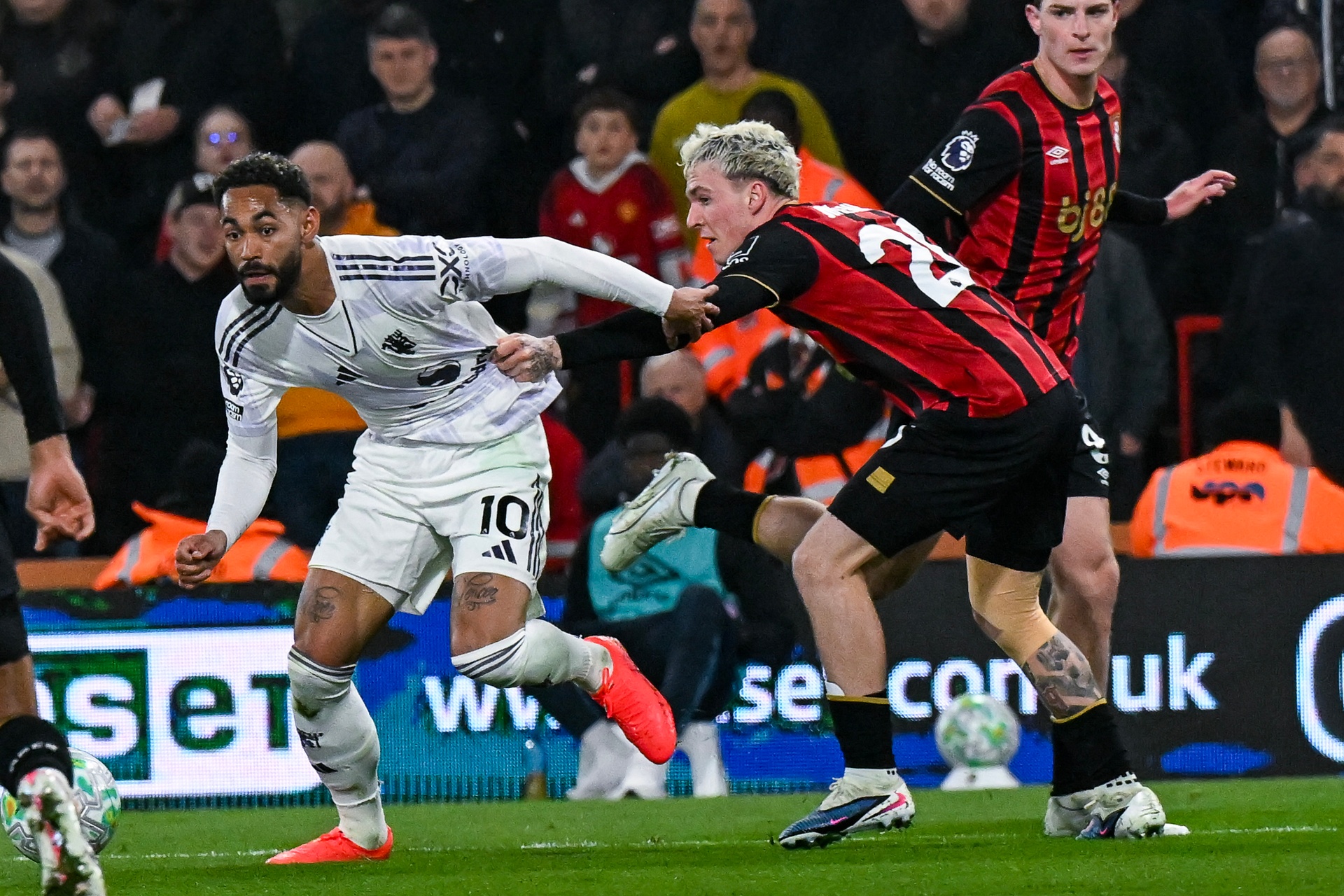 Manchester United prowadził dwa razy i nie wygrał! Emocje w Premier League