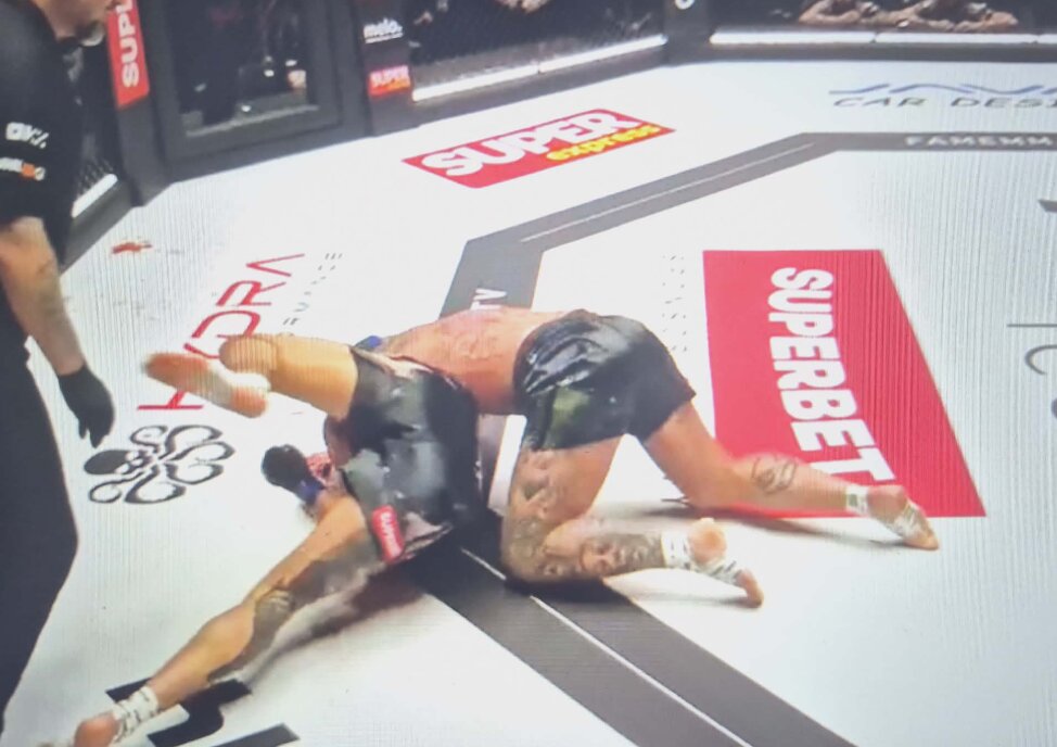 Załęcki znokautował Szachtę! Szybki koniec w hicie Fame MMA