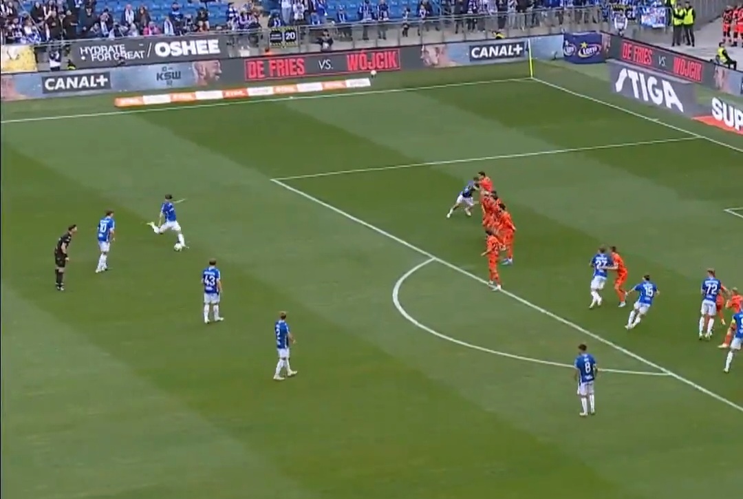 Cudowny gol z wolnego. Trzy bramki Lecha w pięć minut