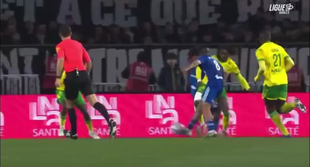 Kapitalny gol Oyedele. Polak zabawił się w Ligue 1 [WIDEO]