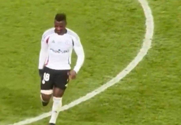 Niepokojący obrazek po golu dla Legii. Chodzi o Nsame [WIDEO]