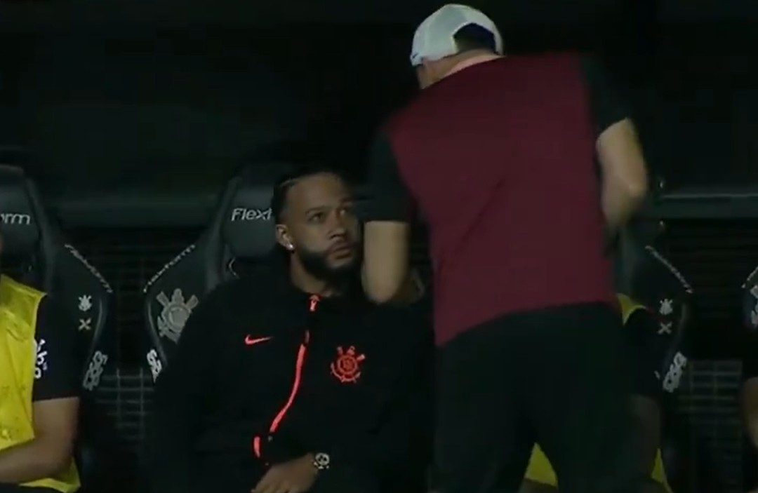 Co za zachowanie byłego gracza Barcelony. Pracownik klubu musiał zareagować