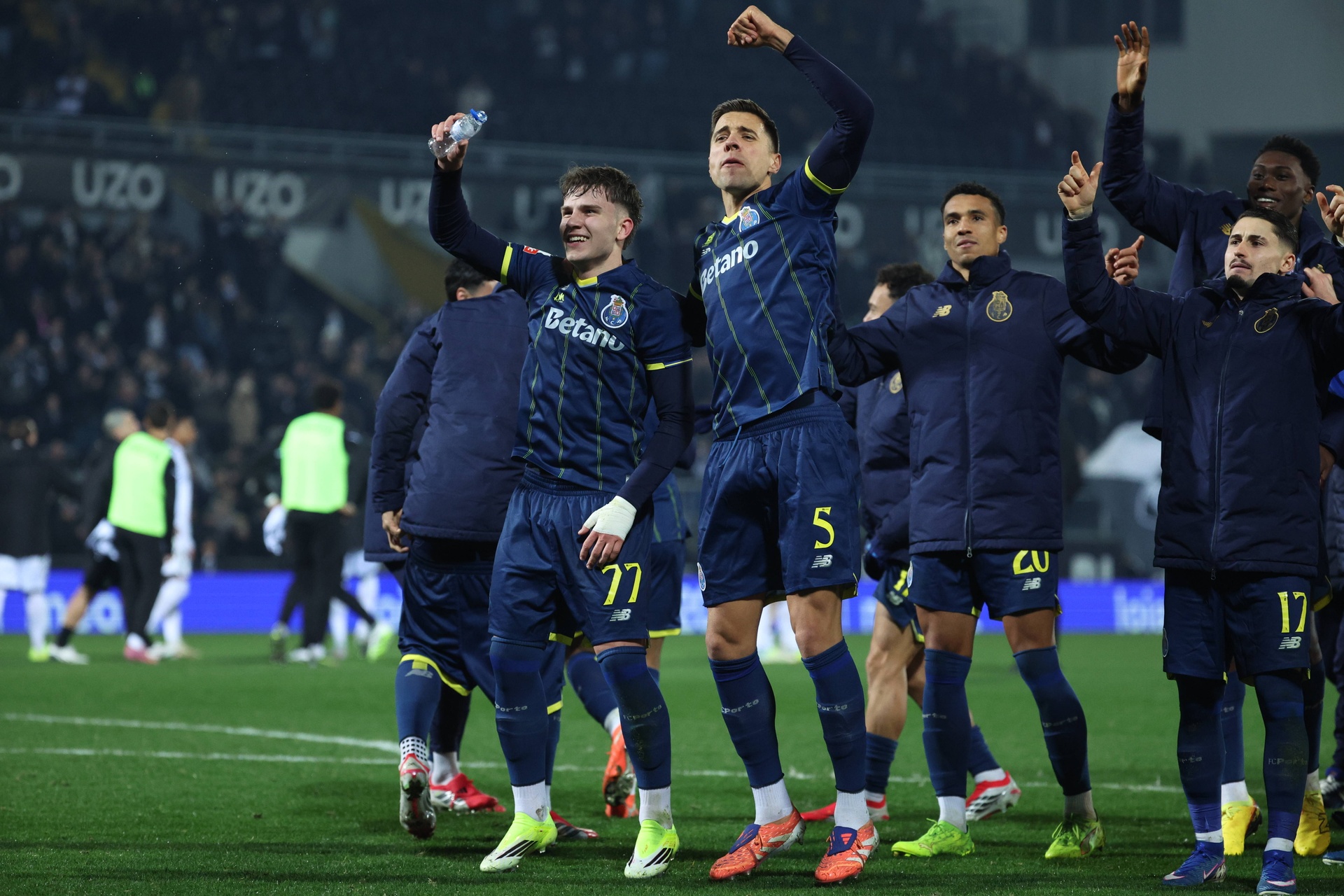 Pietuszewski z laurką dla Bednarka. Wielkie słowa o koledze z Porto