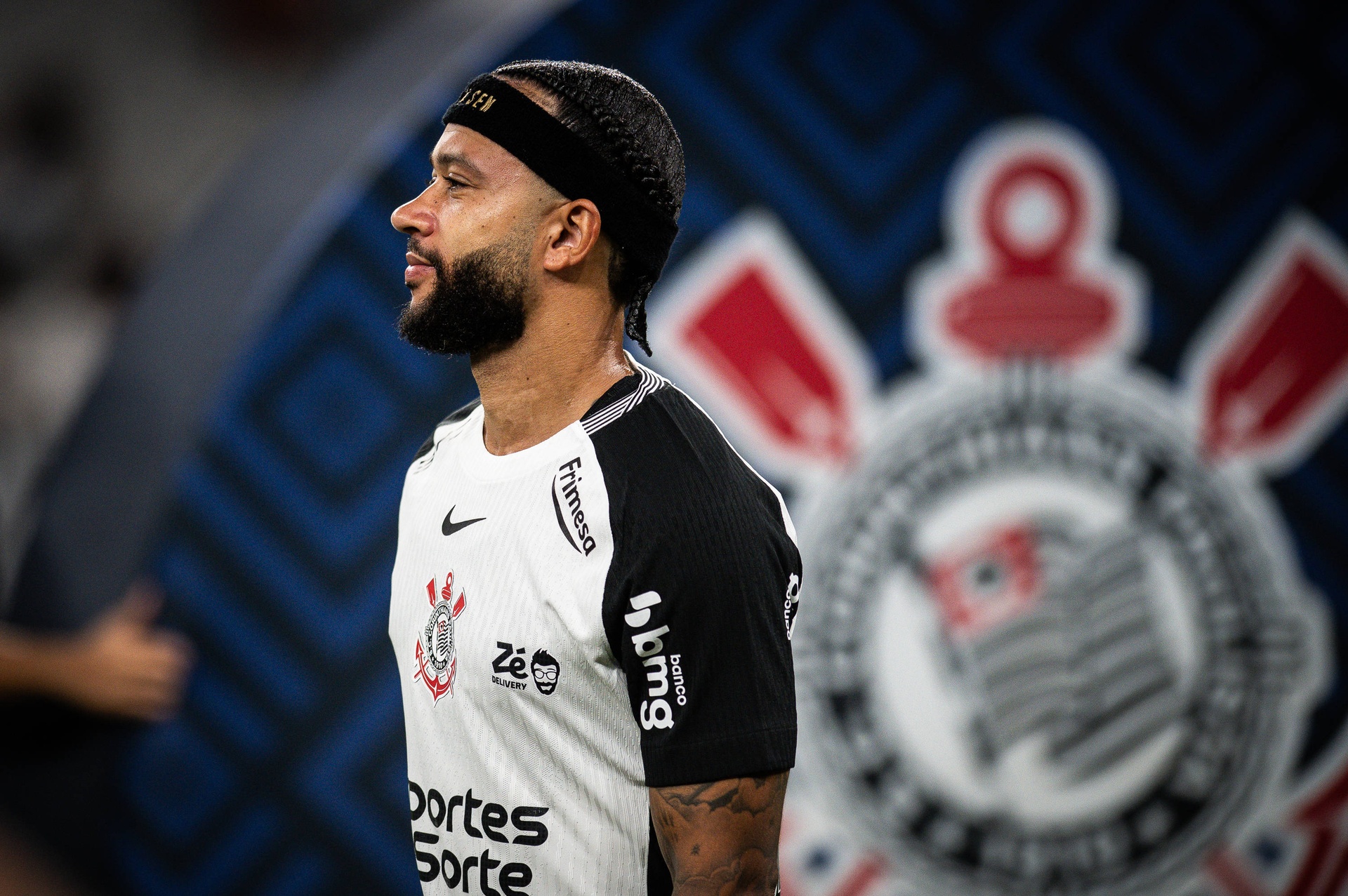 Były gracz Barcelony wywołał skandal. Musiał się tłumaczyć