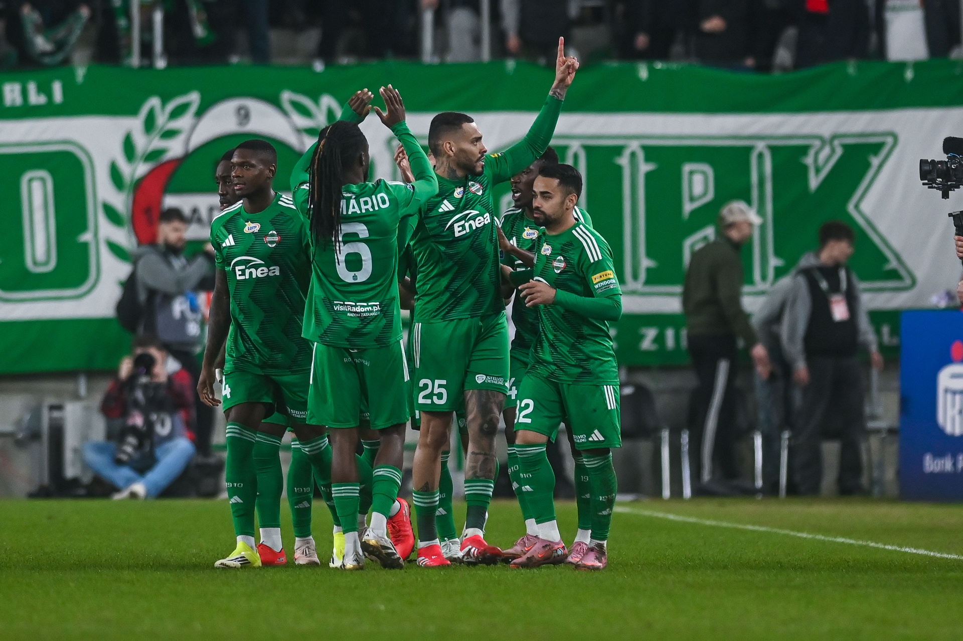 Media: Trener przyleciał na negocjacje z Radomiakiem. Blisko powrotu do Ekstraklasy