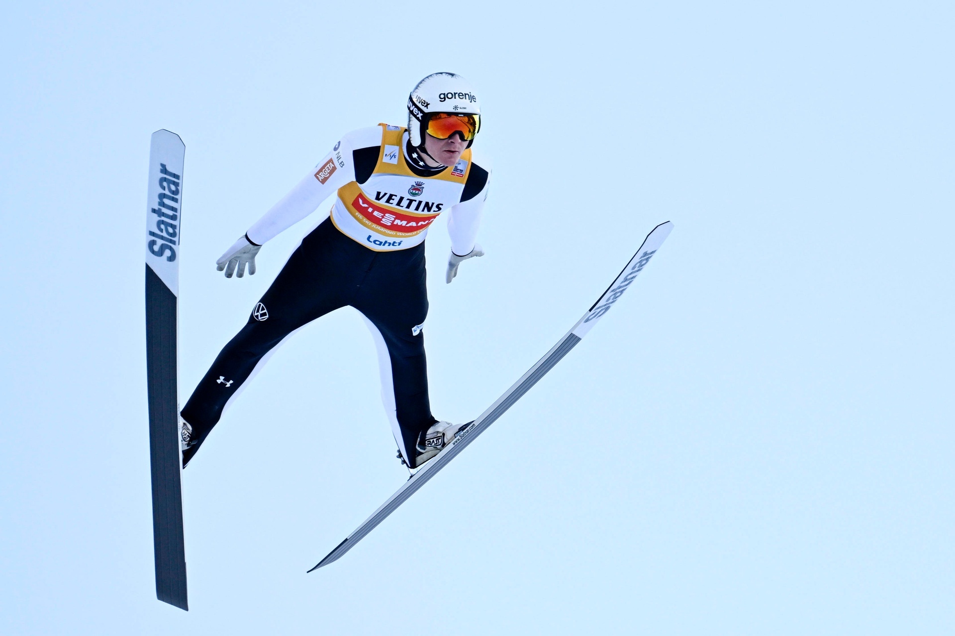 Prevc zmiażdżył rywali w Planicy. Polacy najgorzej od lat