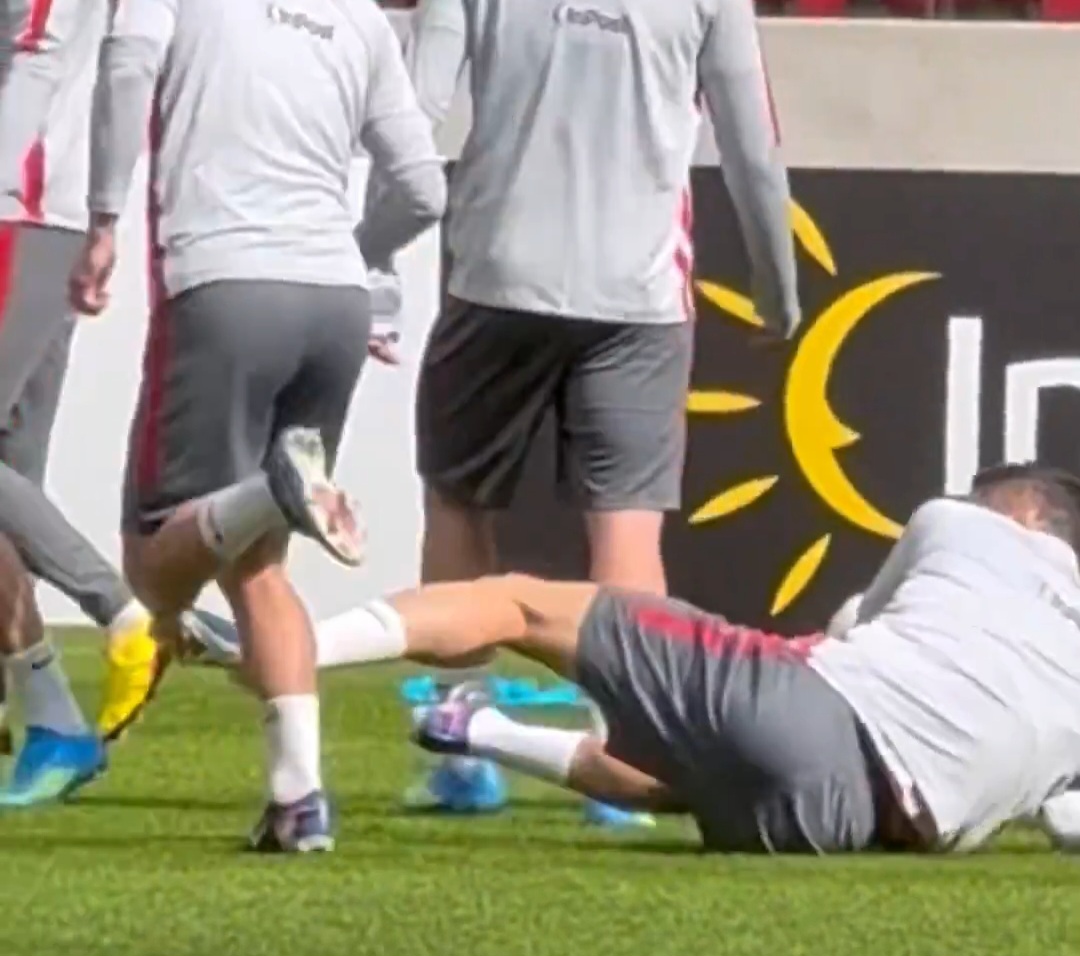 "Sanki" w wykonaniu Lewandowskiego. Zrobił to niczym rasowy obrońca [WIDEO]