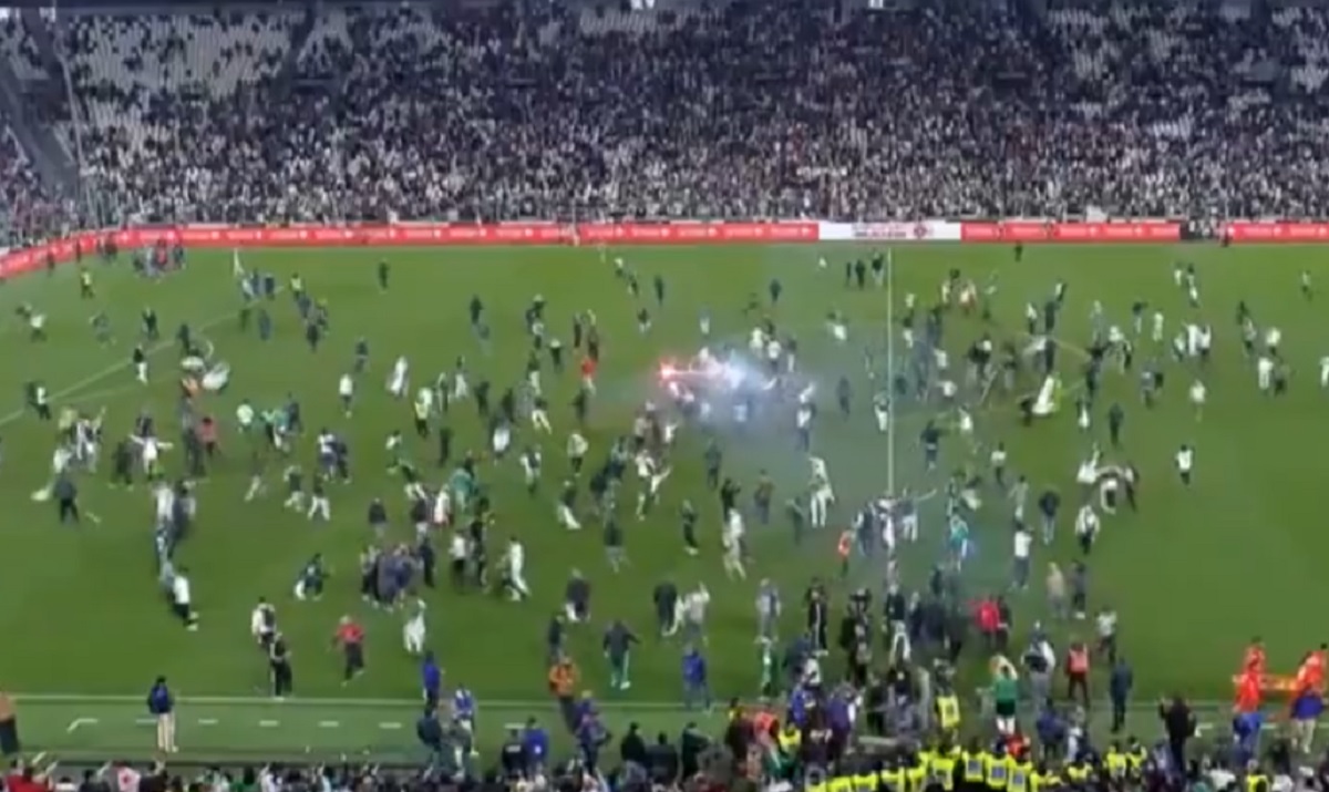 Chaos po meczu finalistów mundialu. Funkcjonariusze byli bezradni [WIDEO]