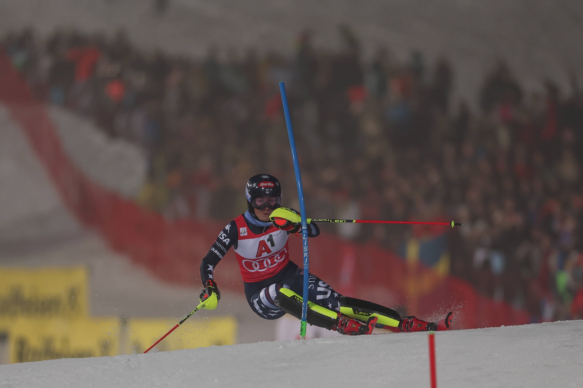 Kryształowa Kula rozbita w drobny mak. Nie do wiary, co się stało [ZDJĘCIE]