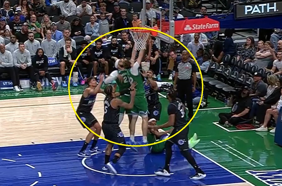 Zrobił to jako pierwszy w historii NBA. Brawurowy występ 19-latka [WIDEO]