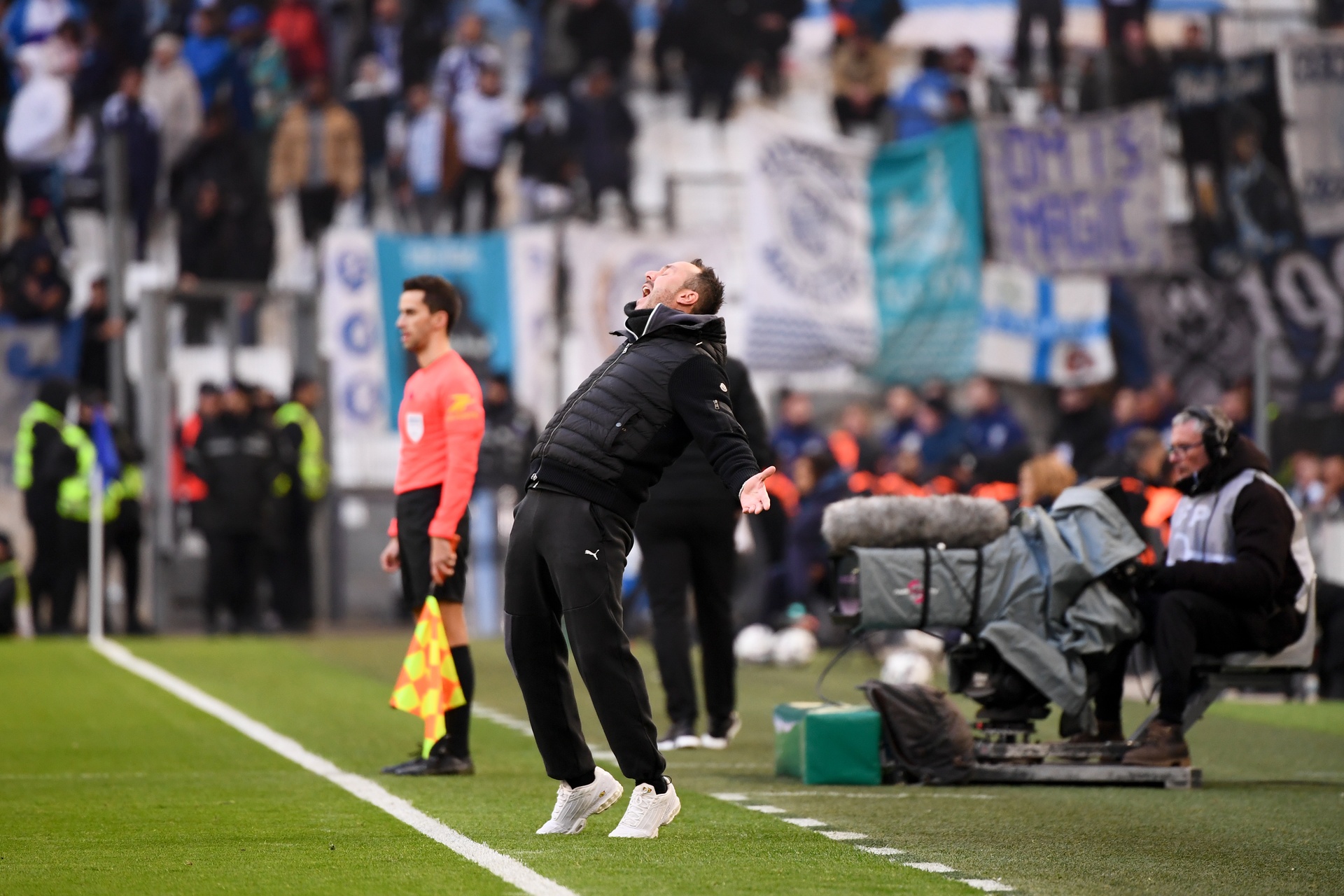 Wielki klub spadnie po 48 latach?! Zadziwił wyborem trenera. Kibice są wściekli