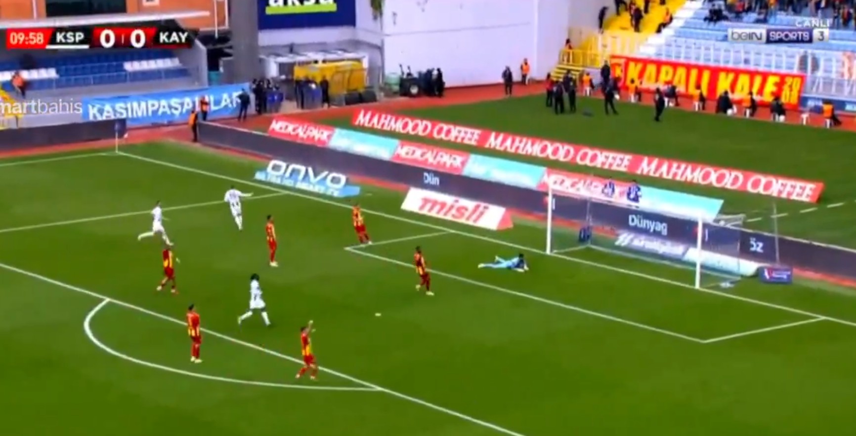 Polski napastnik podbija Turcję! Gol w czwartym meczu z rzędu [WIDEO]