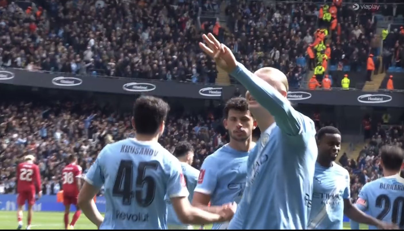 City zdemolowało Liverpool. Hat-trick Haalanda, Salah zmarnował karnego [WIDEO]