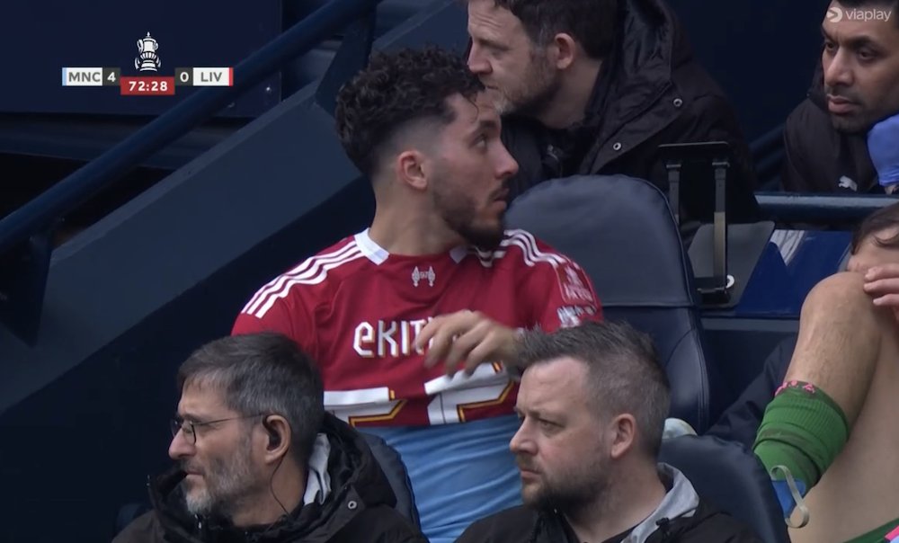 Piłkarz City podpadł w hicie z Liverpoolem. Sztab musiał interweniować [WIDEO]