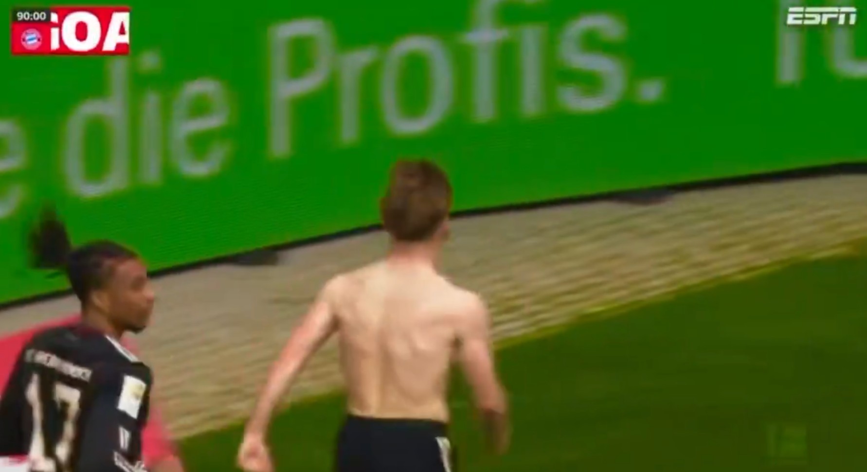 Fenomenalna pogoń Bayernu! Przegrywał do 92. minuty, wygrał rzutem na taśmę [WIDEO]