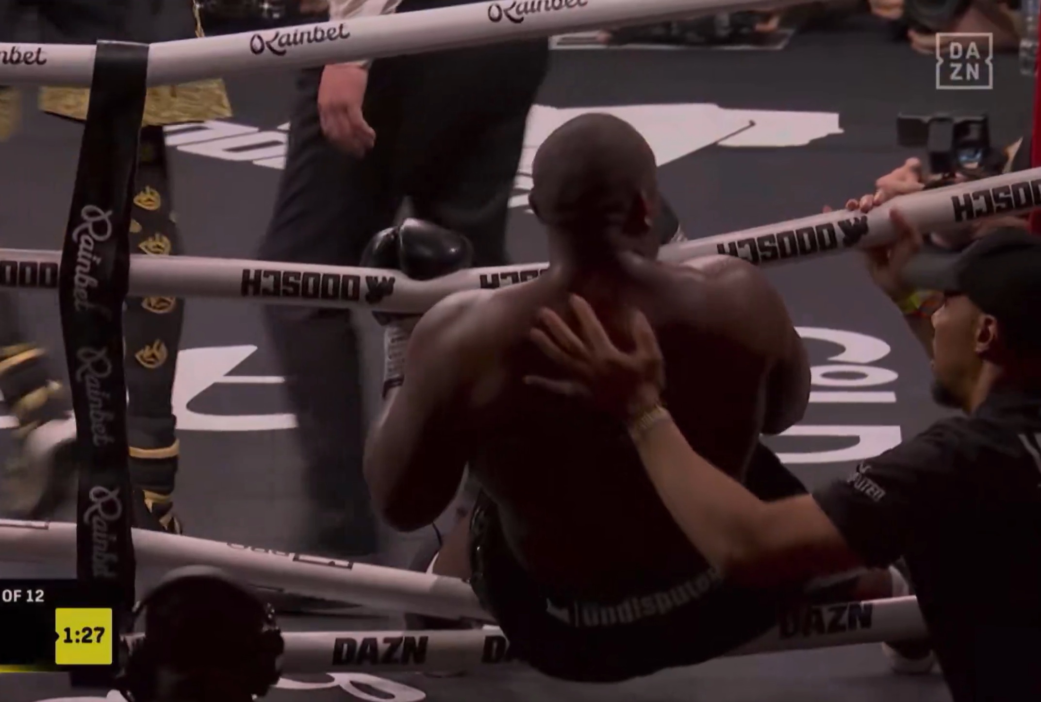 Wilder wyrzucił Chisorę z ringu! Gromy w walce weteranów [WIDEO]